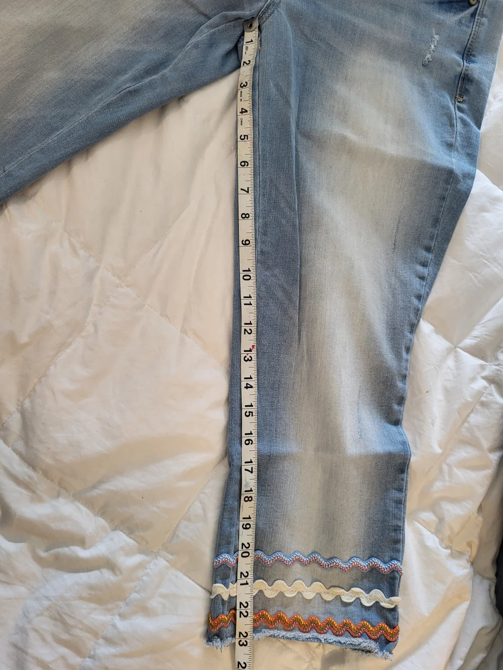 Democracy Flex-ellent Light Blue Cropped Jeans with Multicolor Scalloped Hem - Picture 7 of 14